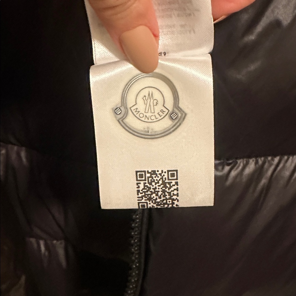 Authentic Moncler Maya Hooded Short Down Jacket - Picture 12 of 13